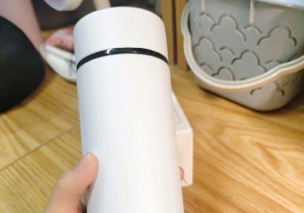 禮品保溫杯定製-禮品(pǐn)真(zhēn)空保溫杯質量如何判斷?