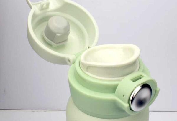 真(zhēn)空保溫(wēn)杯泡茶及衝牛奶等(děng)正確方法