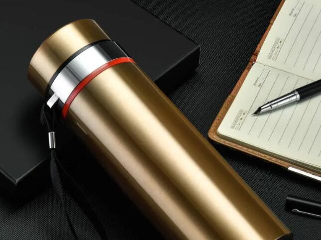 不鏽鋼(gāng)杯保溫原理:雙層無尾抽真(zhēn)空及內膽鍍銅鍍銀