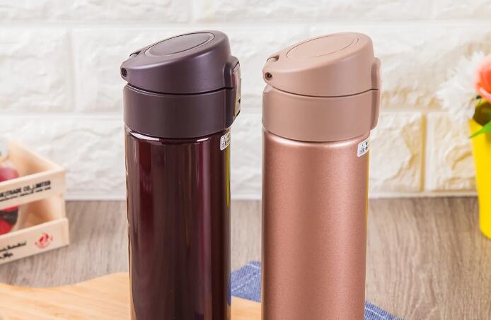 企業不鏽鋼真（zhēn）空保溫（wēn）杯（bēi）定做 該如何選擇（zé）生（shēng）產廠家