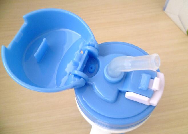 剖析不鏽鋼兒童吸管壺設計和功能