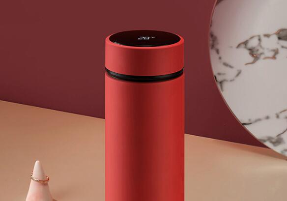 不（bú）鏽鋼真空杯如何（hé）選擇 保溫性能很重要