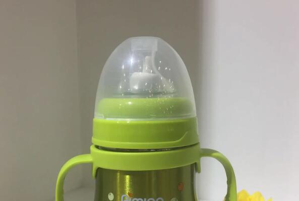 帶吸管保溫奶(nǎi)瓶寬口徑(jìng) 帶手柄(bǐng)保溫奶瓶防脹氣