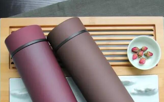 保溫杯定製廠(chǎng)家:互聯網電商成功的背(bèi)後支柱