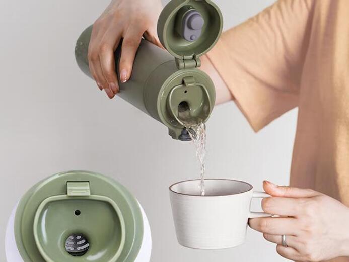 使用真空保溫杯喝(hē)水注意安全——防燙傷 使用真空保溫(wēn)杯喝水注意安全——防(fáng)燙傷