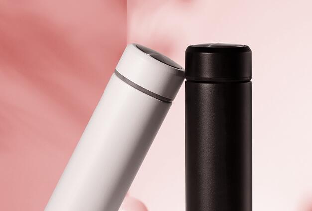 保(bǎo)溫杯有鏽點還能用嗎?保溫杯為什麽會生鏽(xiù)?