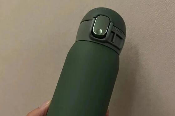 保溫杯應該加多少水合適呢 保溫(wēn)杯應該加多少水合適呢