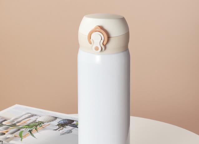 不鏽鋼保溫杯彈跳蓋使用更安心 不鏽鋼保溫杯(bēi)彈跳蓋使用更安心